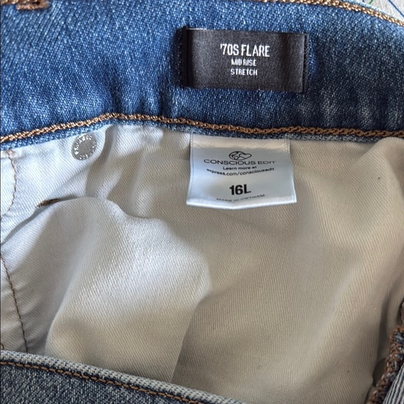 Express Mid Rise ‘70s Flare with Stretch - TALL Classic Blue Women's Jeans - Picture 2 of 4